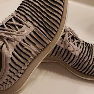 Nike women's tennis shoes